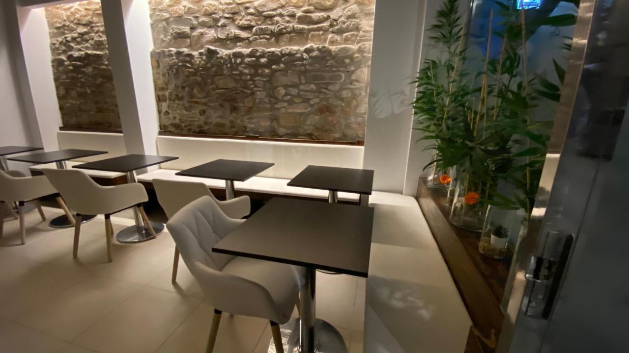 Hostal Somnis Suria Екстер'єр фото