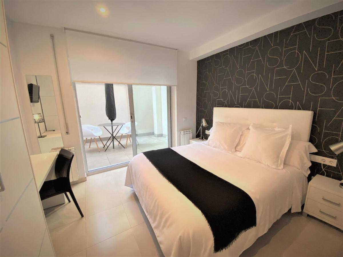 Hostal Somnis Suria Екстер'єр фото