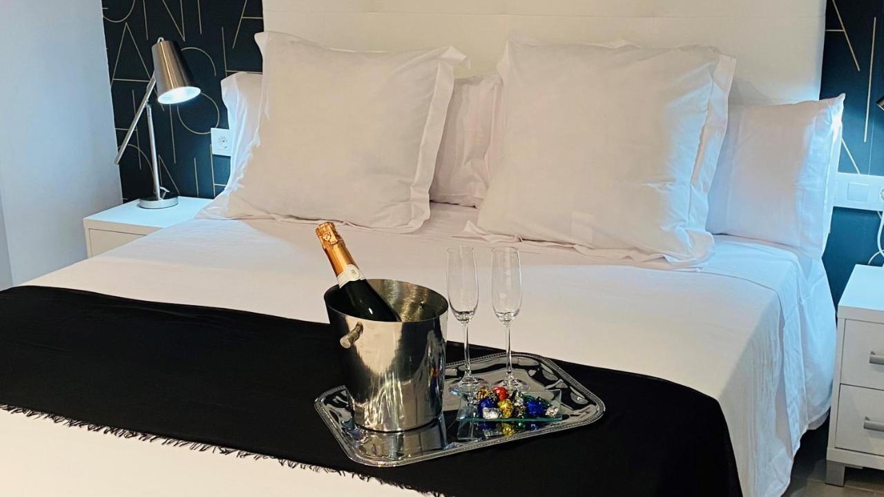 Hostal Somnis Suria Екстер'єр фото