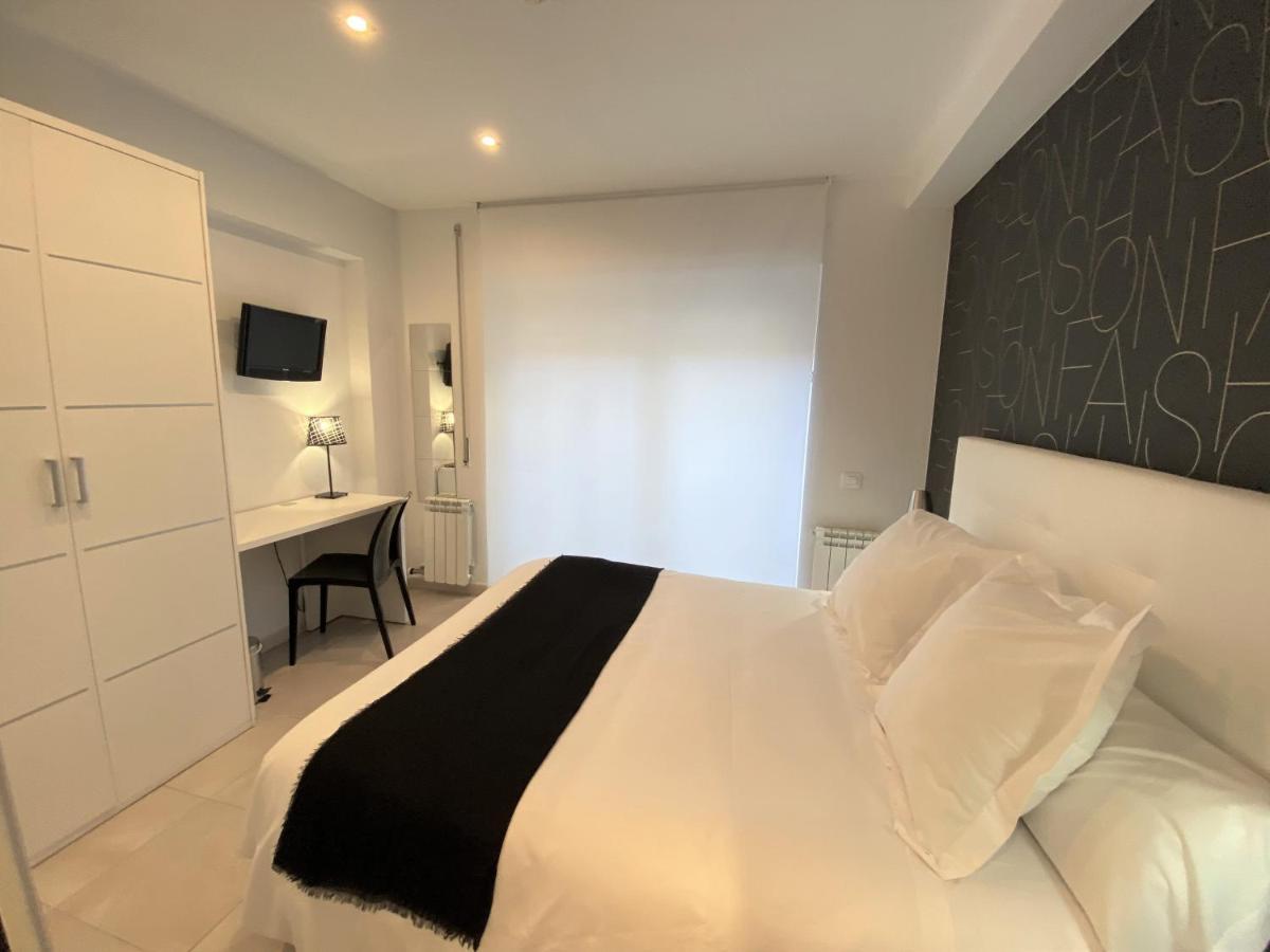 Hostal Somnis Suria Екстер'єр фото