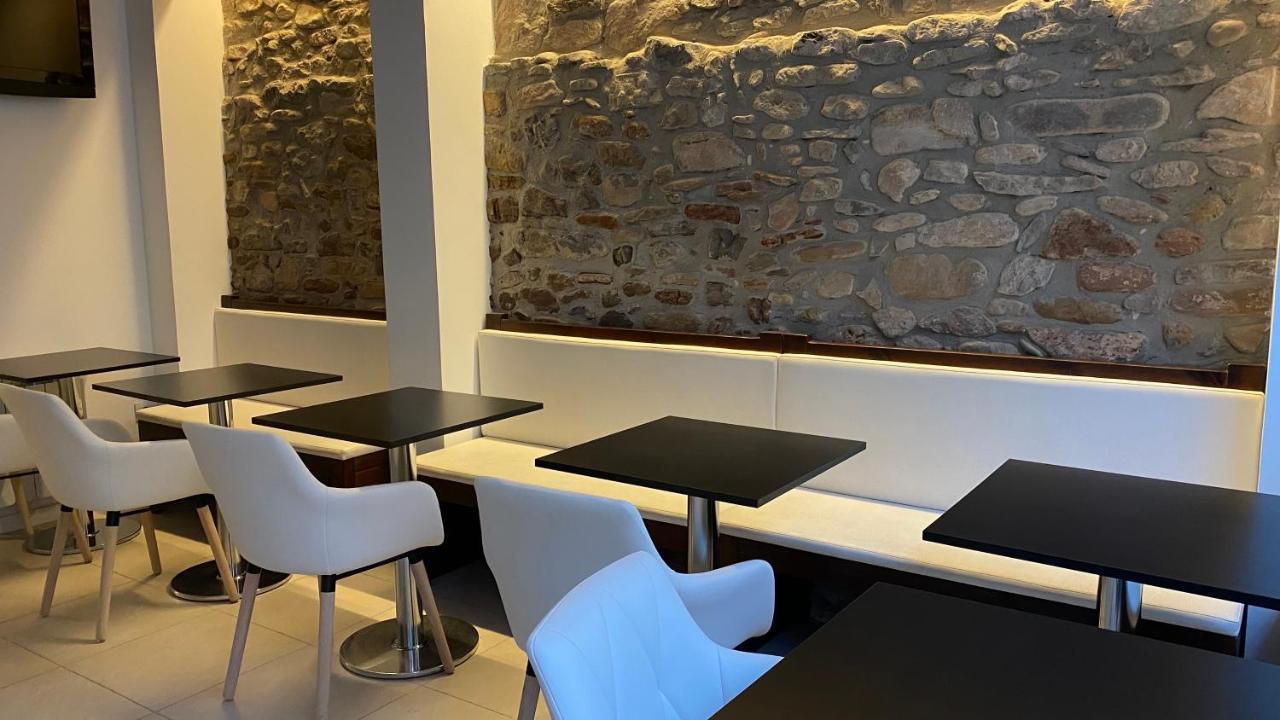 Hostal Somnis Suria Екстер'єр фото