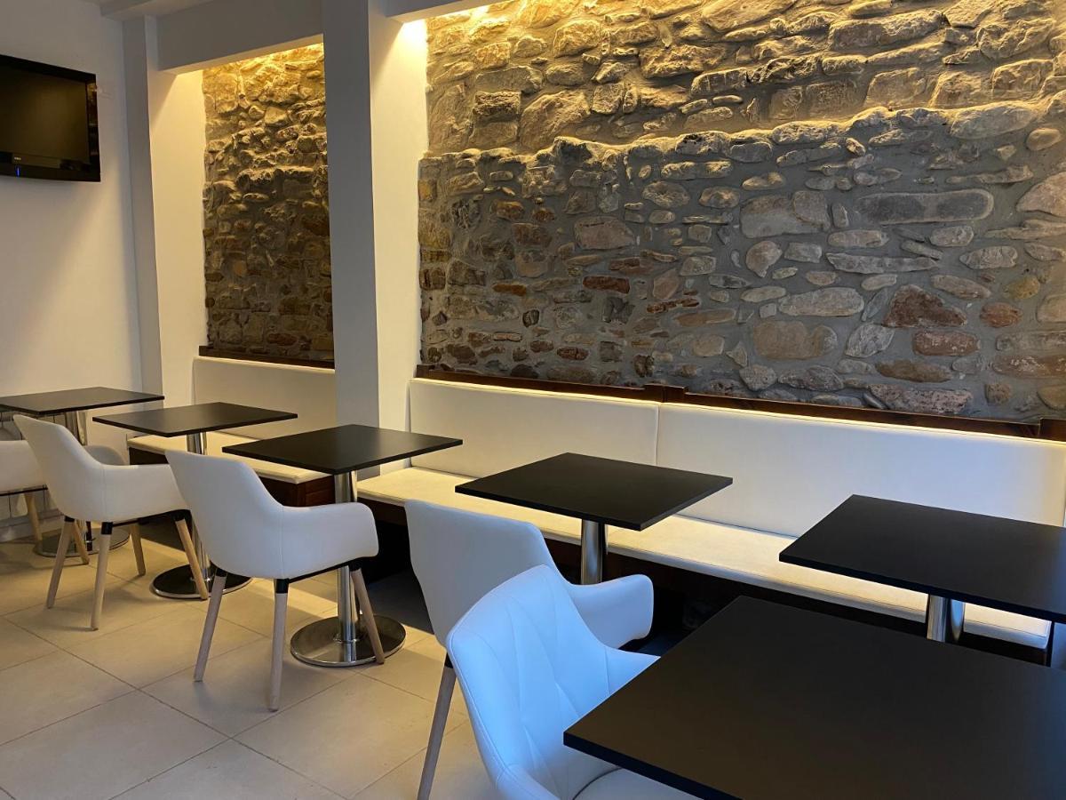 Hostal Somnis Suria Екстер'єр фото